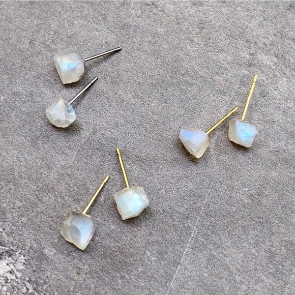 Estrella & Luna Raw Moonstone earring - Picture 4 of 4